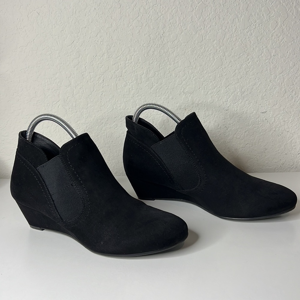 Solanz SADIE Black Fabric Round Toe Pull On Wedged Boots Women's  Size 8.5